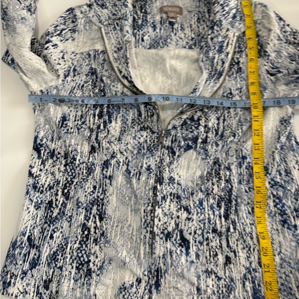 Chicos Women's Blue and White abstract zip up lightweight jacket size large (2) - Picture 9 of 13